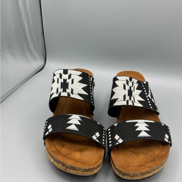 Shoes - Black and White Patterned Volatile Women's Aztec Sandals